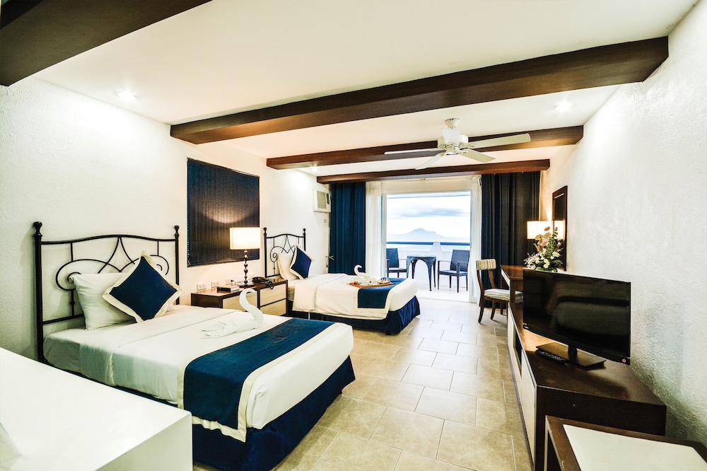 Estancia Resort Hotel 6/22