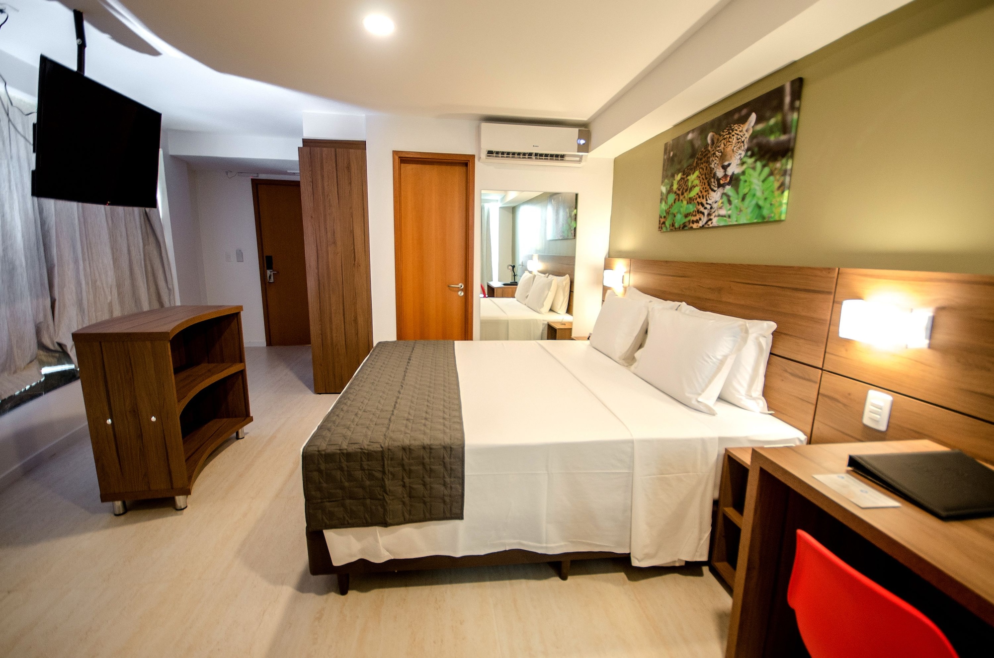 MASTER, DOUBLE BED