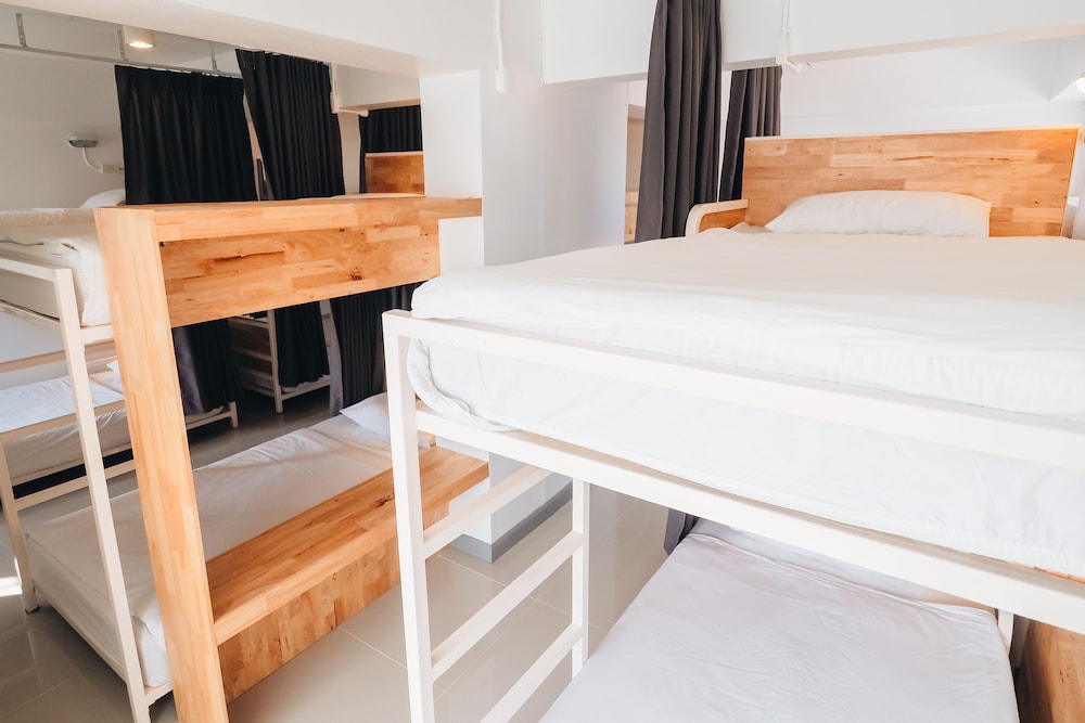 Mixed Dorm, 12 Beds، Loyy Hotel 3/9
