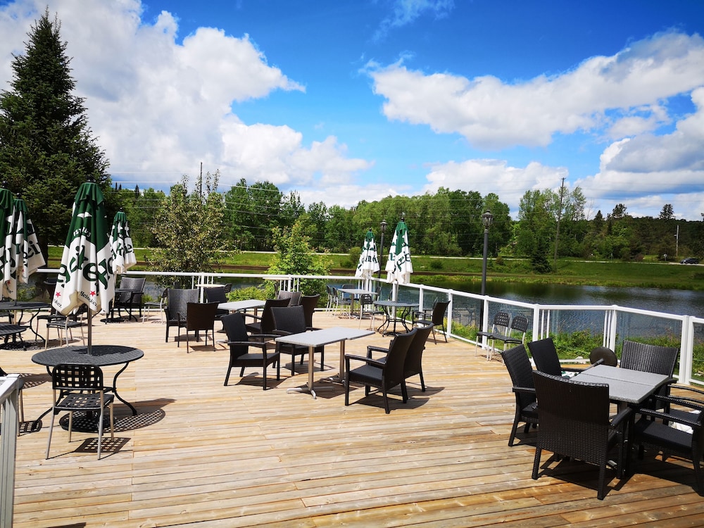 Pinestone Resort & Conference Centre 57/61