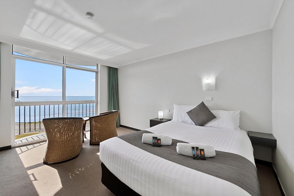 Scamander Beach Resort Hotel 3/49