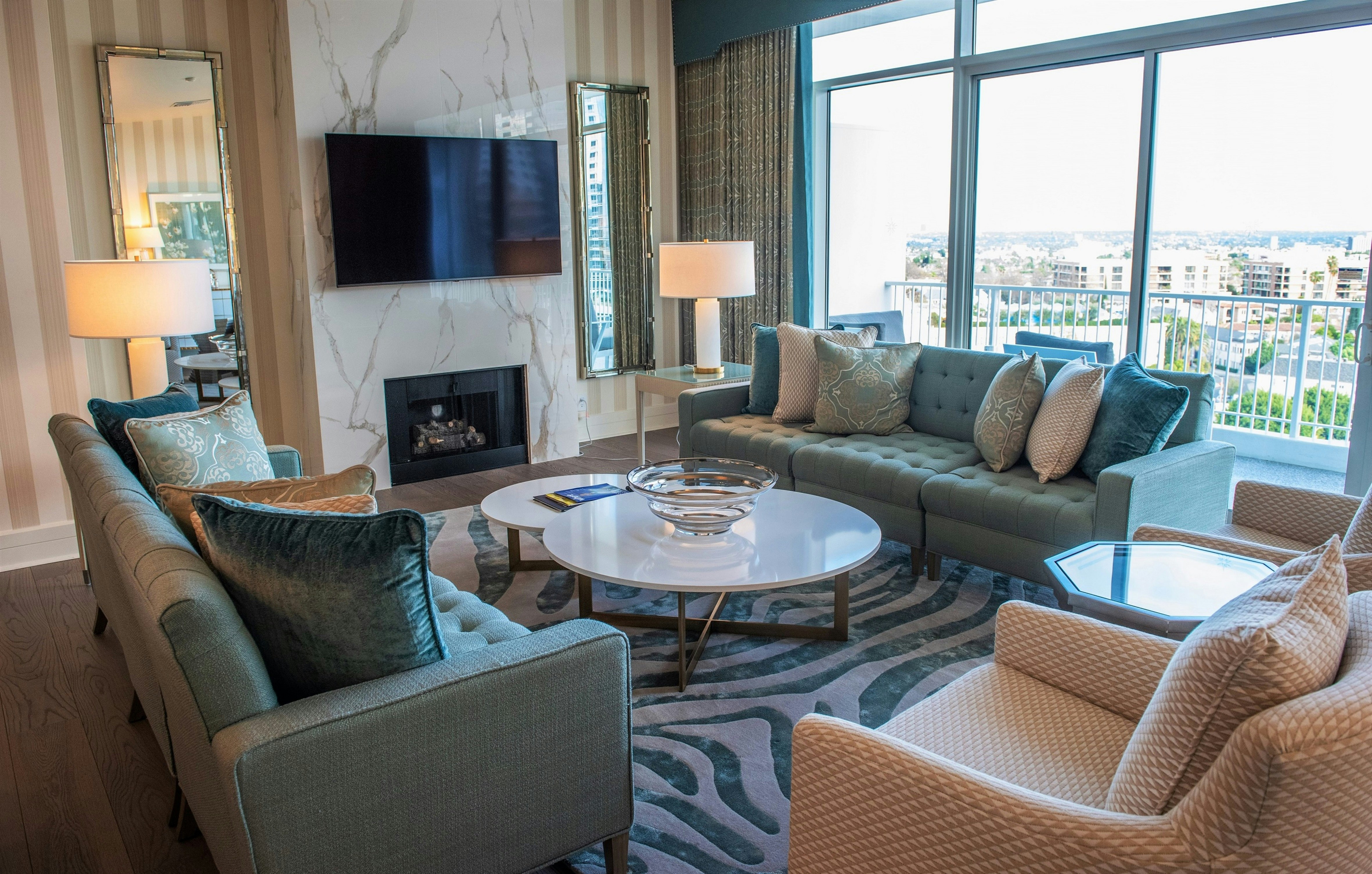 The Beverly Hilton 37/60