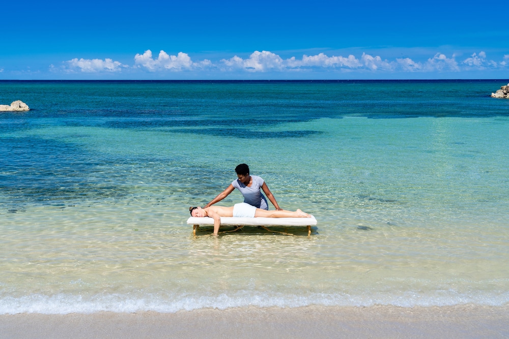 Jewel Paradise Cove Beach Resort and Spa All Inclusive - Adults Only 42/50
