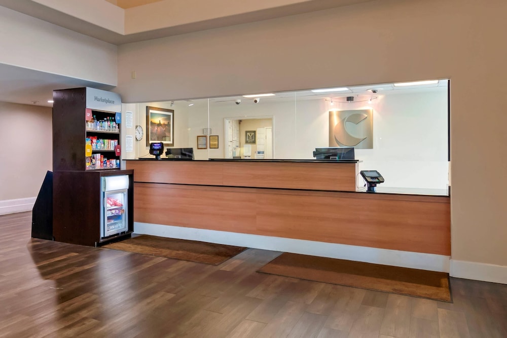 Comfort Suites Victorville-Hesperia 6/56
