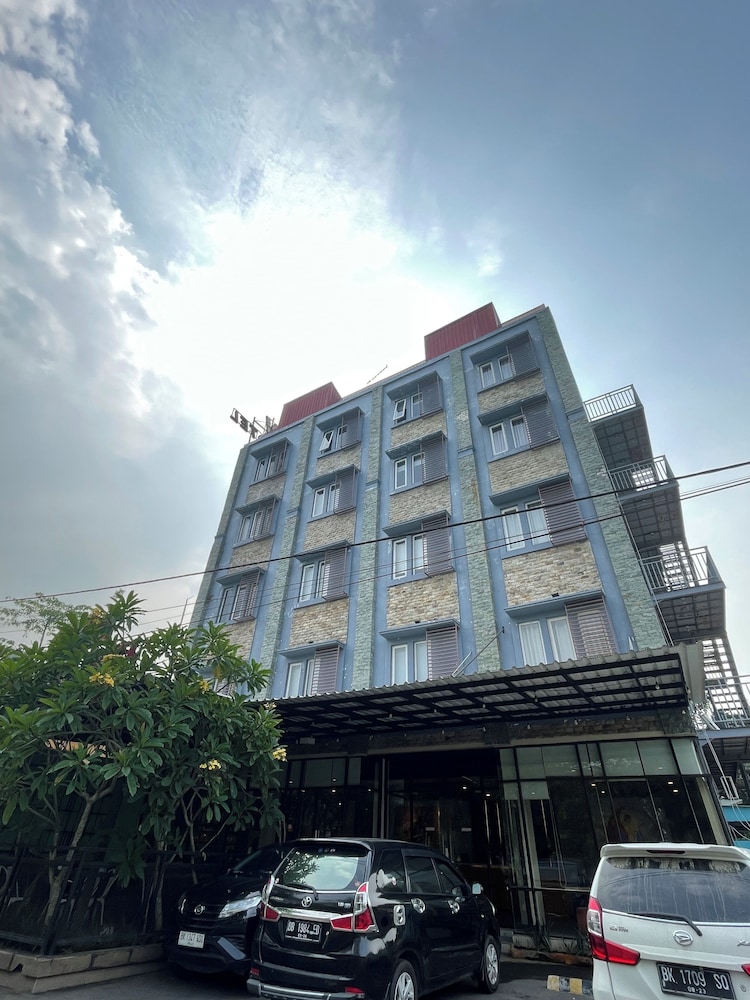 Crew Express Hotel 4/54