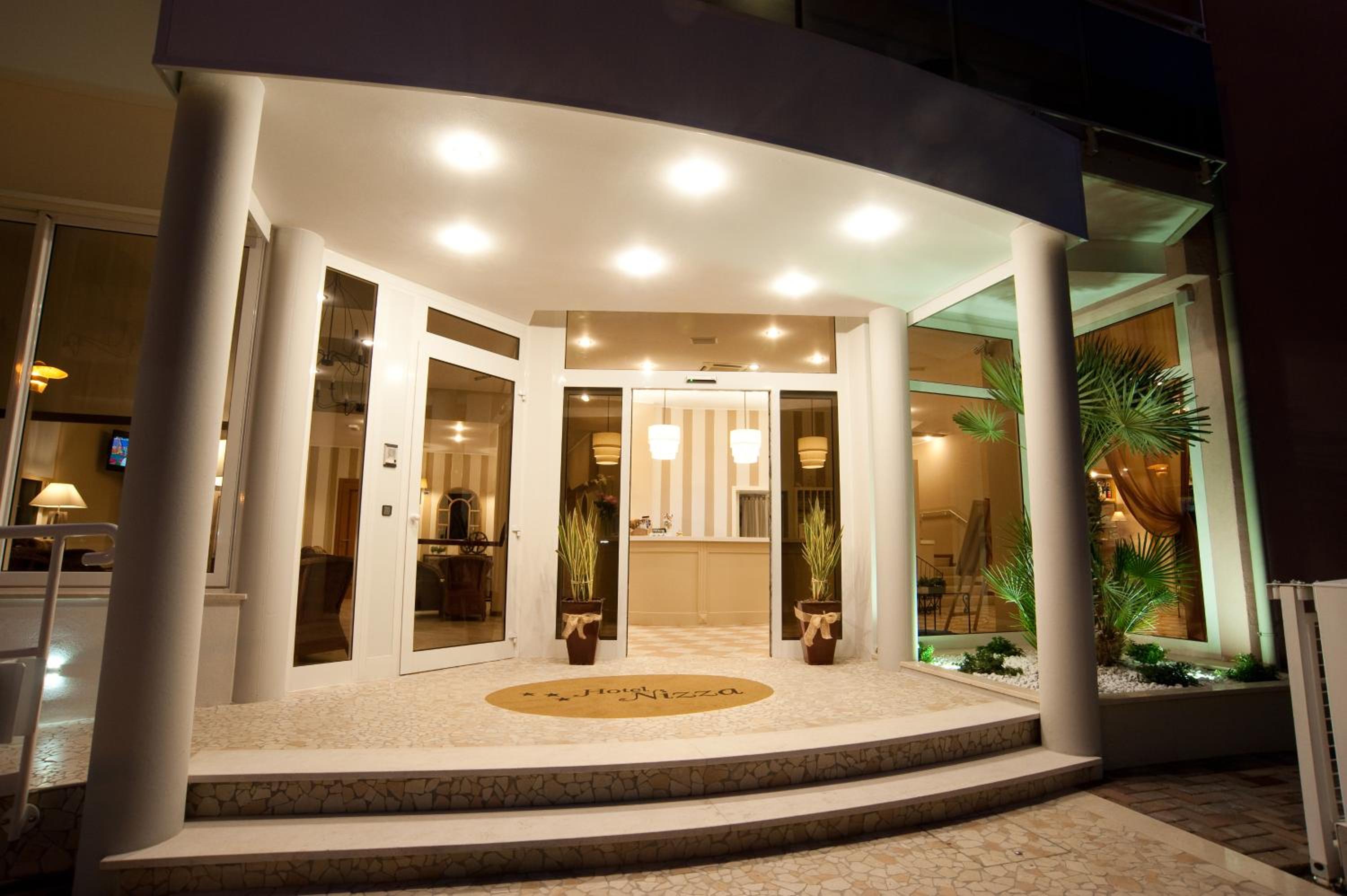 Hotel Nizza Fronte Mare 5/49