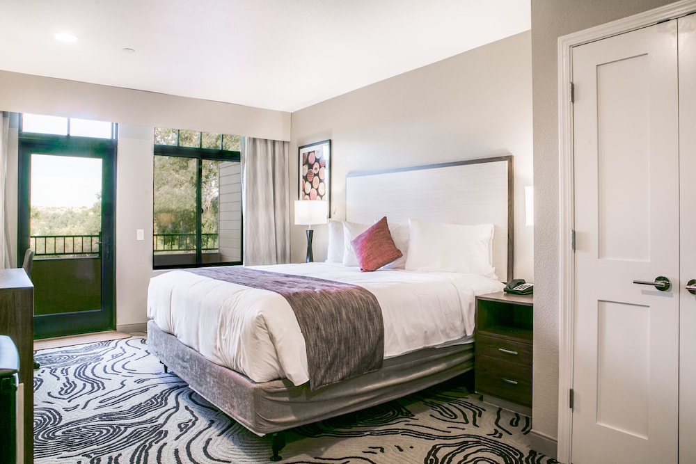 Hotel Siri Downtown - Paso Robles 33/53