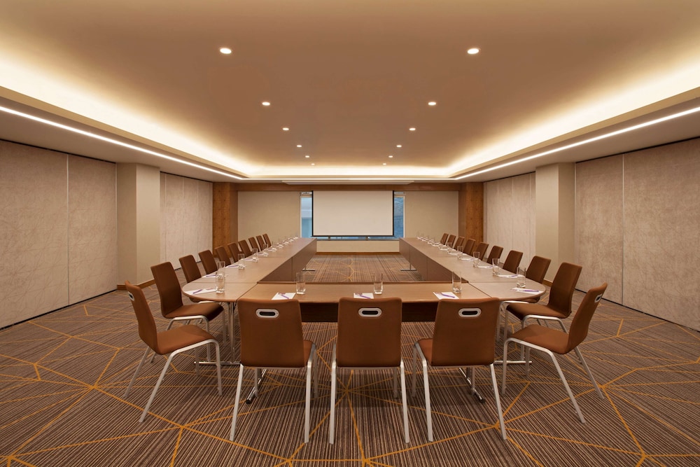 Hyatt Place Hyderabad Banjara Hills 45/54