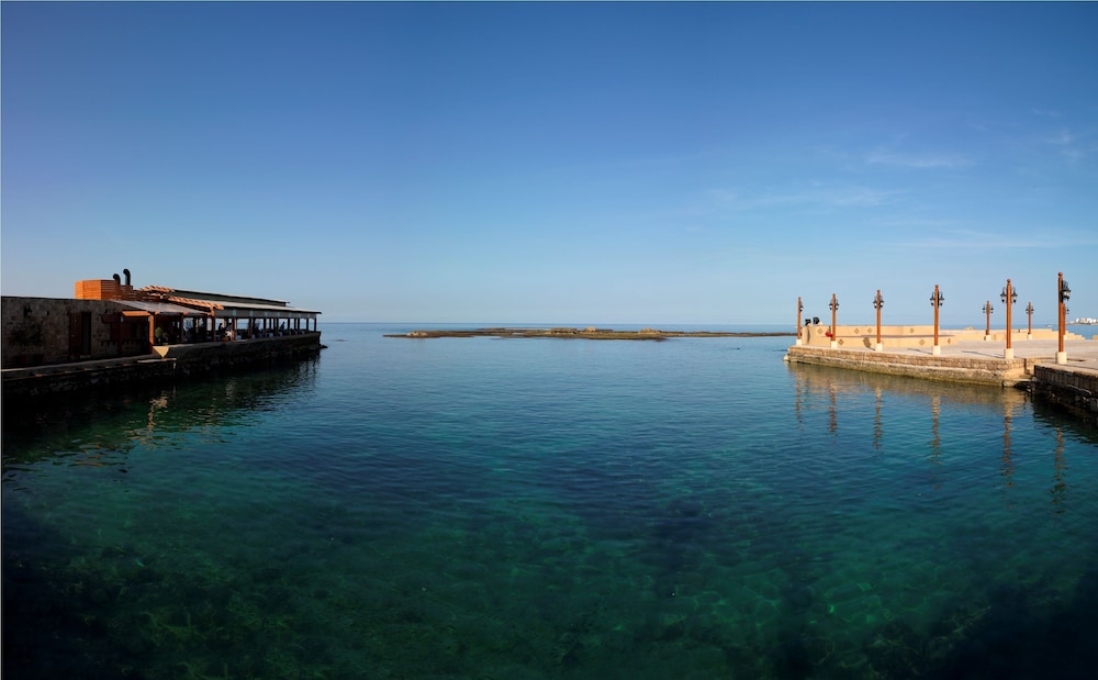 Byblos Sur Mer, Byblos 54/63