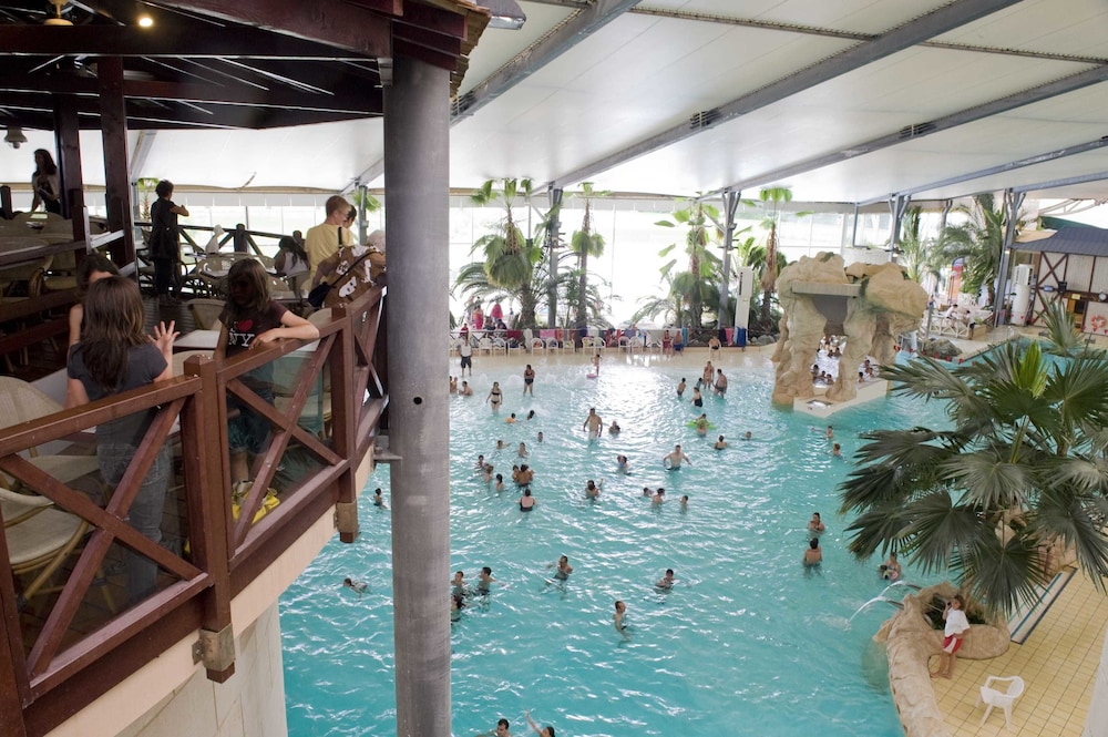 swimming pool spa