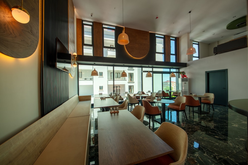 Air Barbaros Hotel 42/53