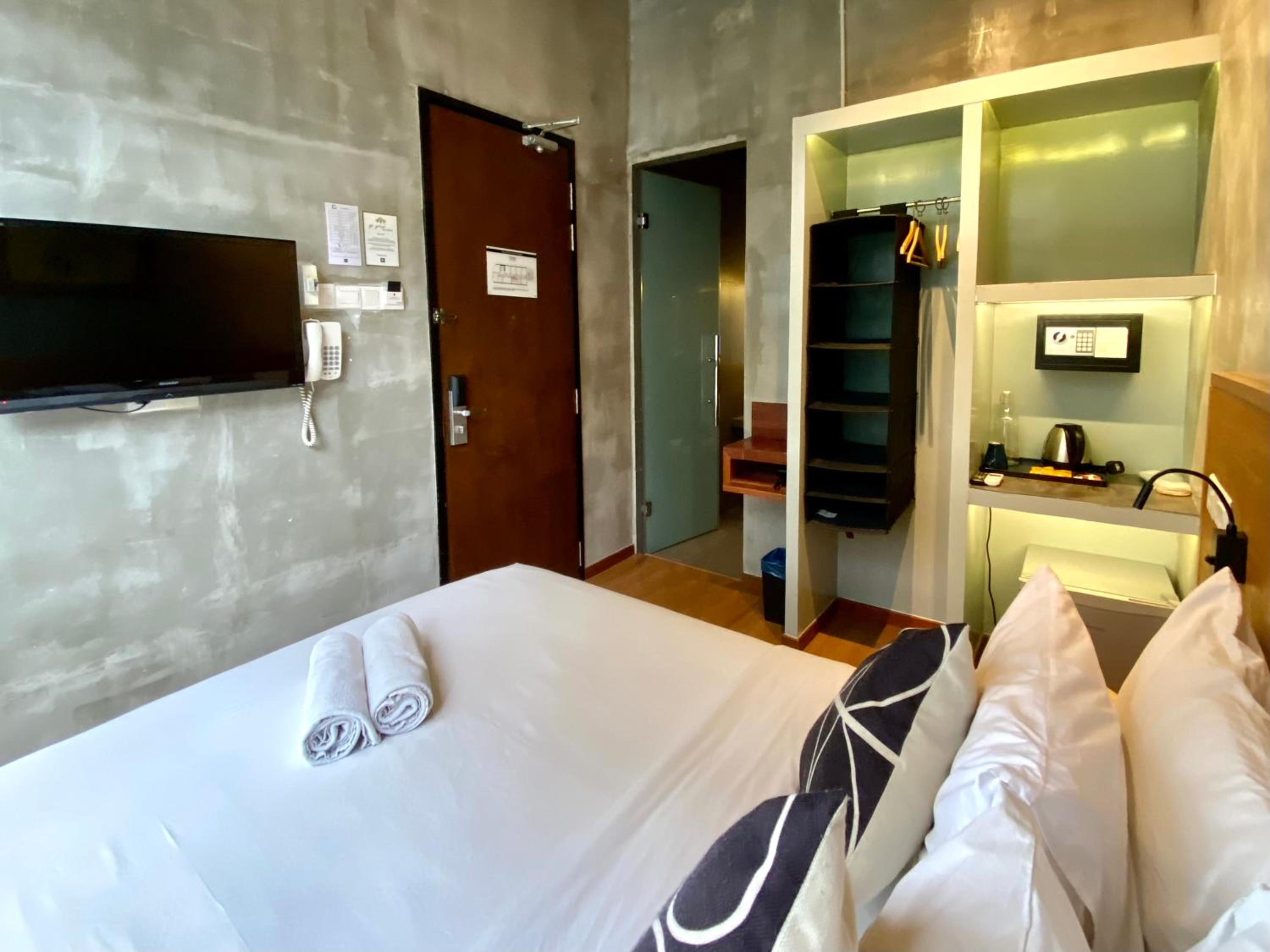 Deluxe, Double Bed
