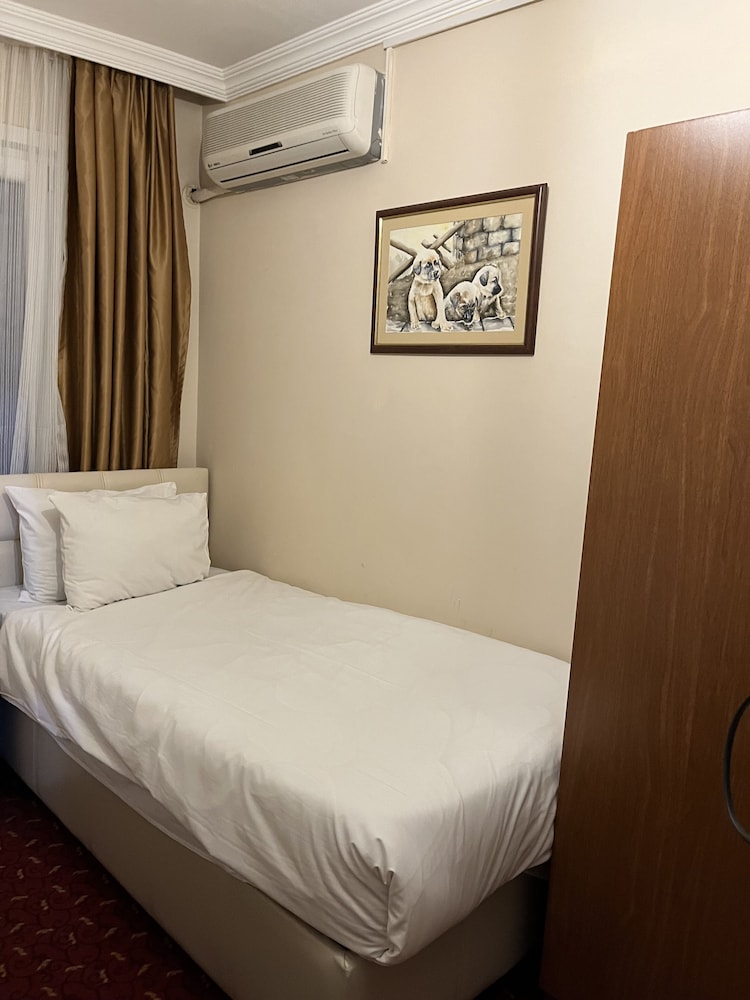 BASIC, SINGLE, TWIN BEDS