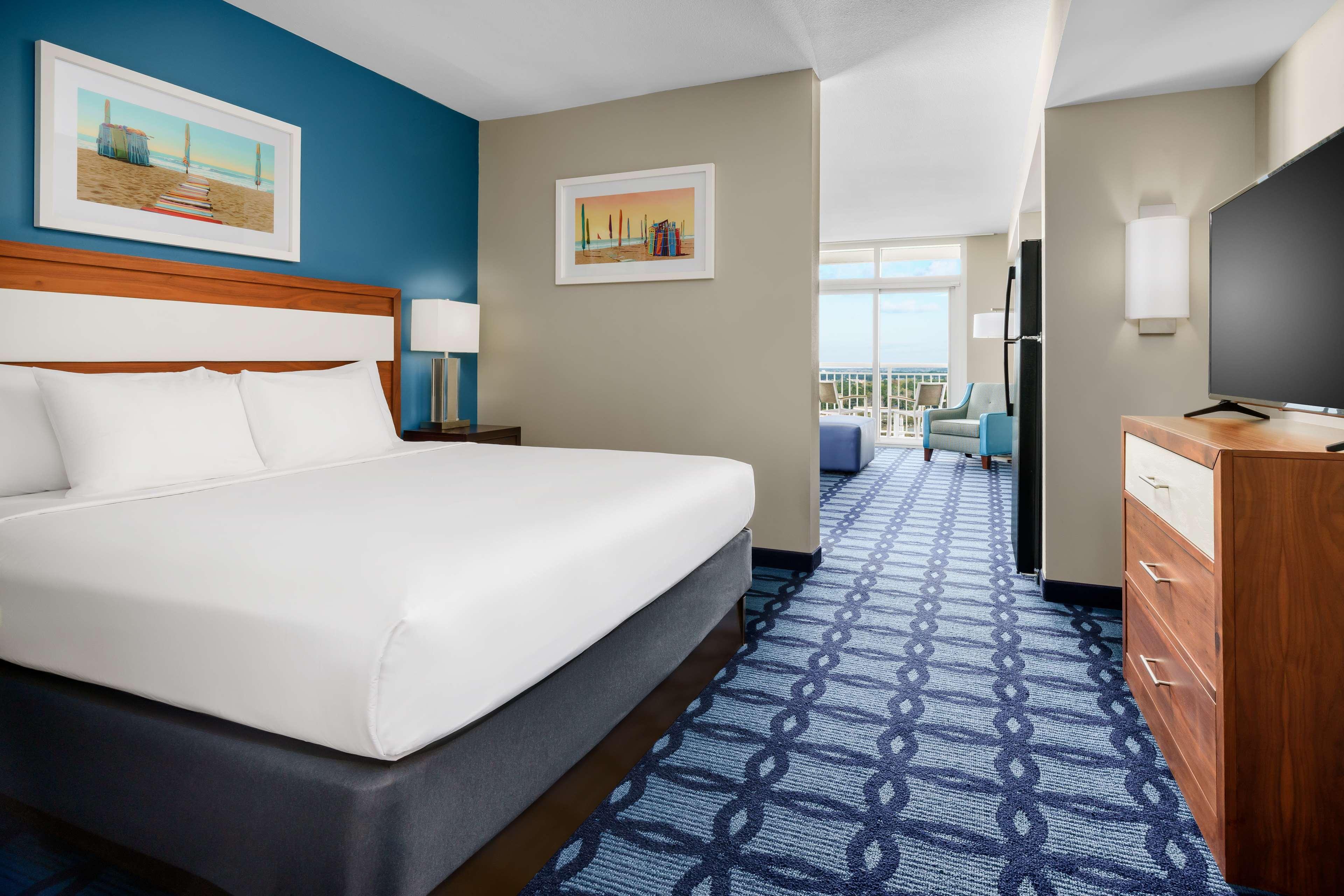 STUDIO, SUITE, KING BED, CITY VIEW, BALCONY