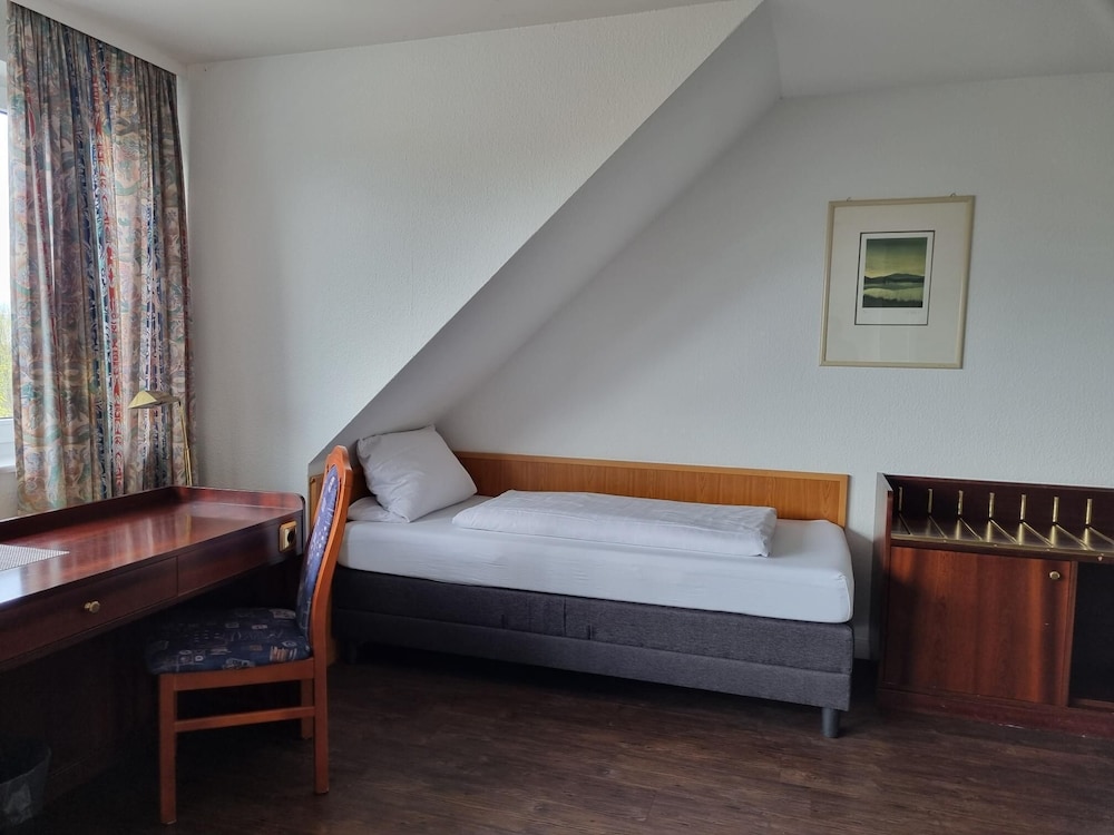 Erbenholz Hotel and Restaurant 4/40