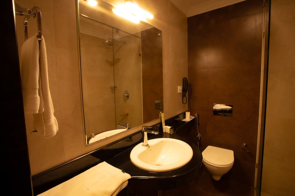 Quality Airport Hotel 31/32
