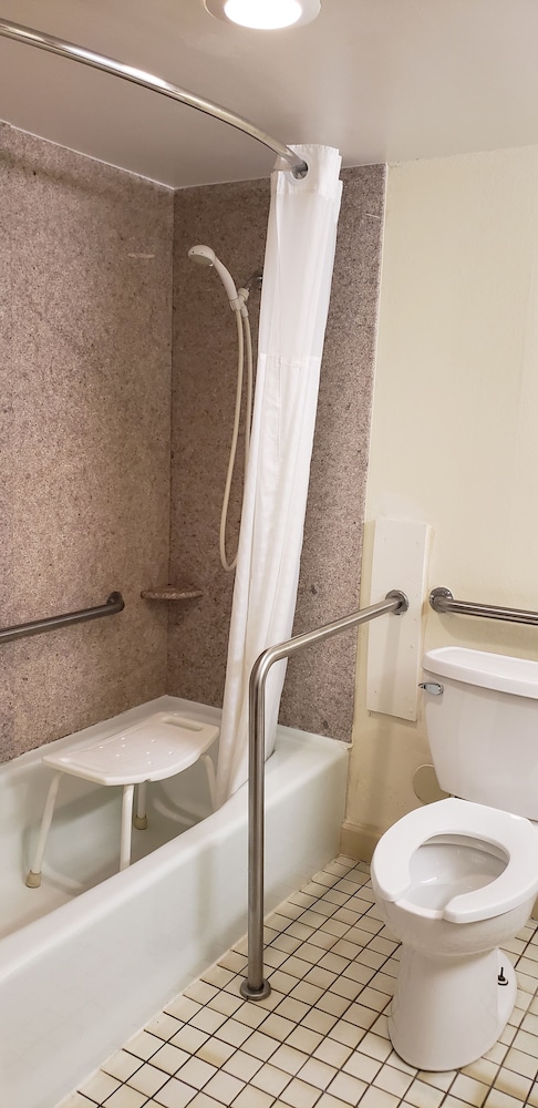 Quality Inn Lima, OH 46/47