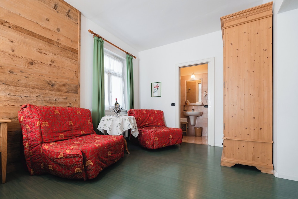 Hotel Oasi 35/50