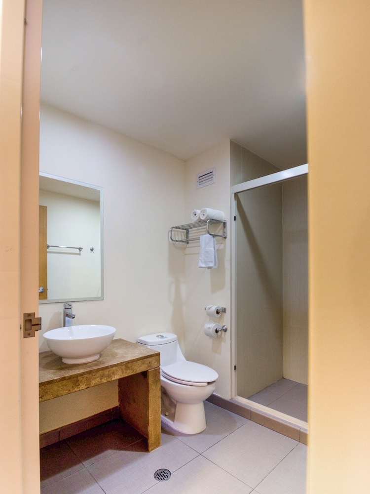 Capital O Hotel Herederos, Piedras Negras 33/35