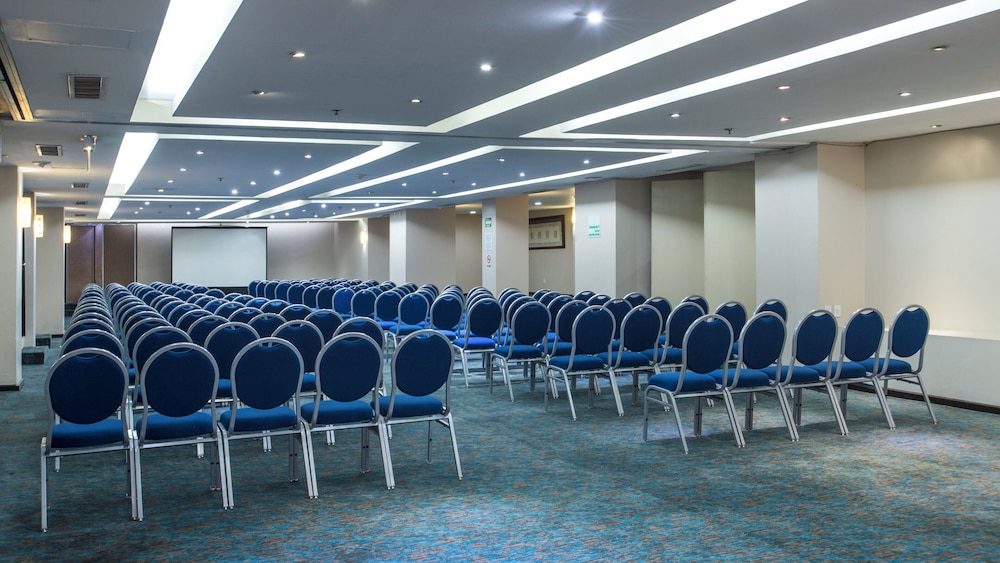 Holiday Inn Suites Mexico Zona Reforma An Ihg Hotel 41/50