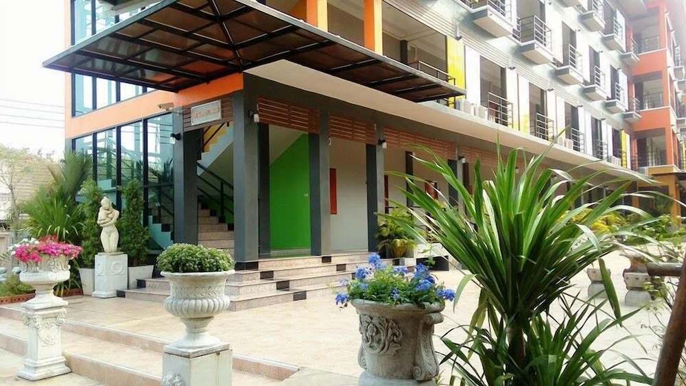 Waen Petch Place 7/55