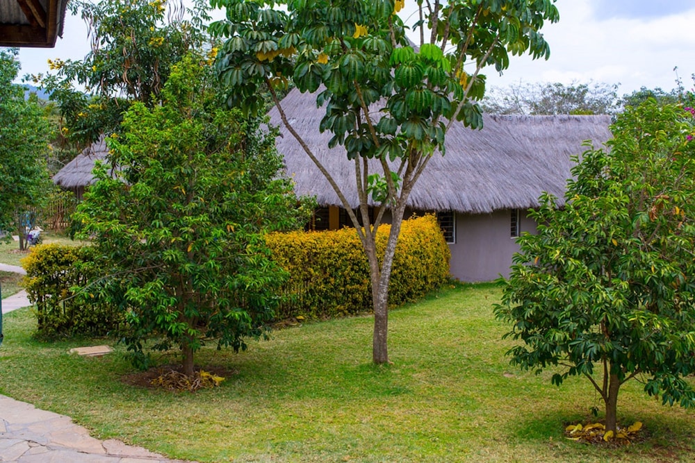 LUKENYA GETAWAY 39/50