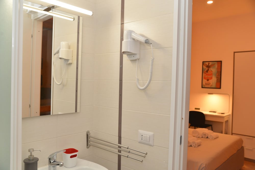 All You Need Is Rome Guesthouse 46/50