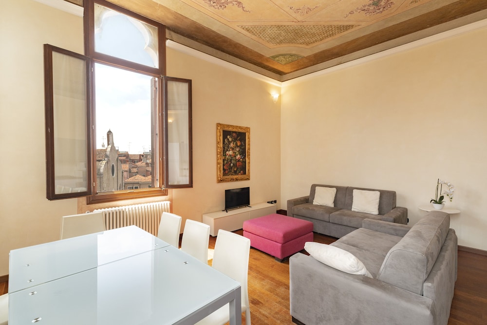 Doge Morosini Palace 12/50