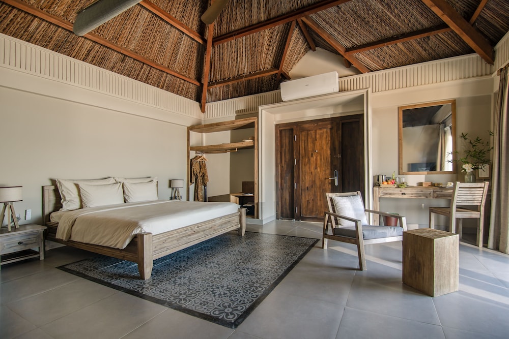 Garden, Bungalow, King Bed