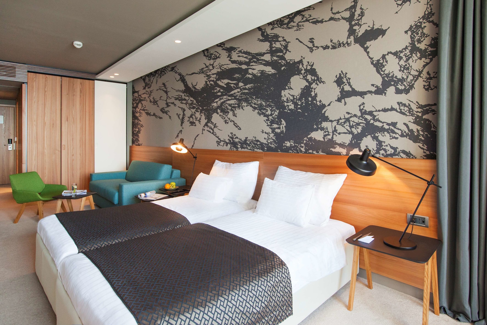 DELUXE, DOUBLE OR TWIN BED, SEA VIEW, BALCONY
