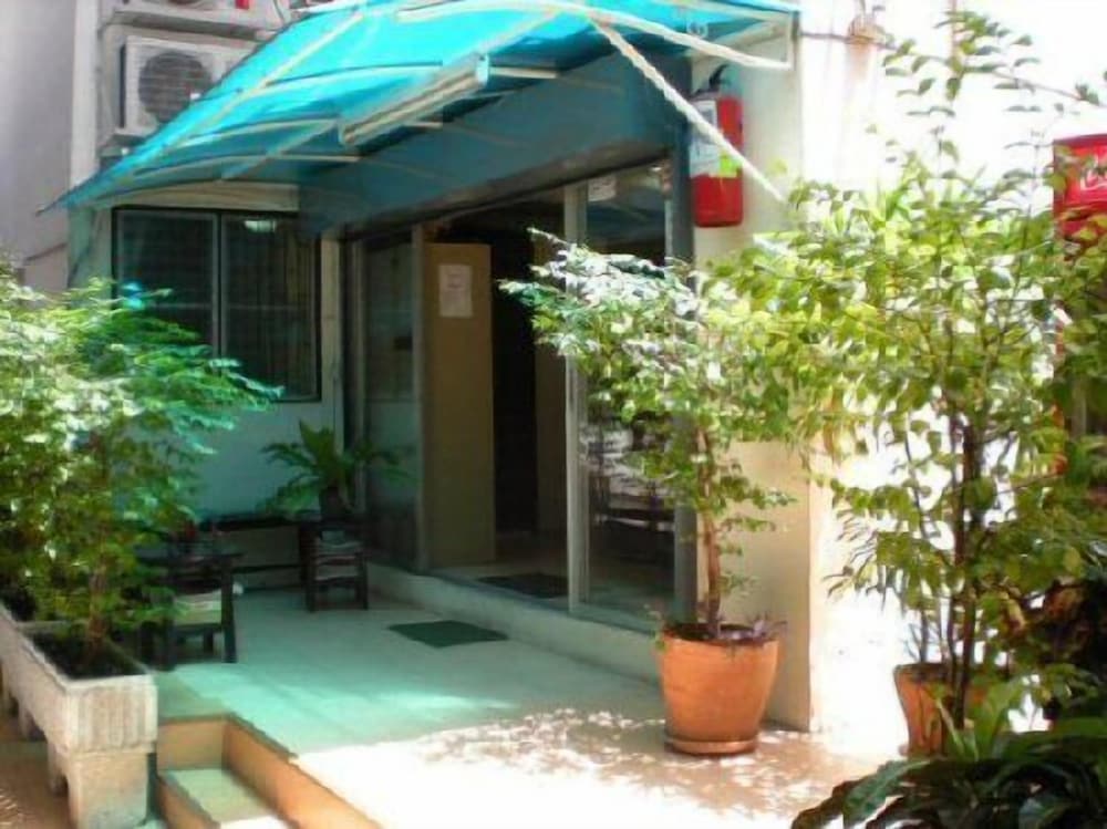 Amarin Inn 3/45