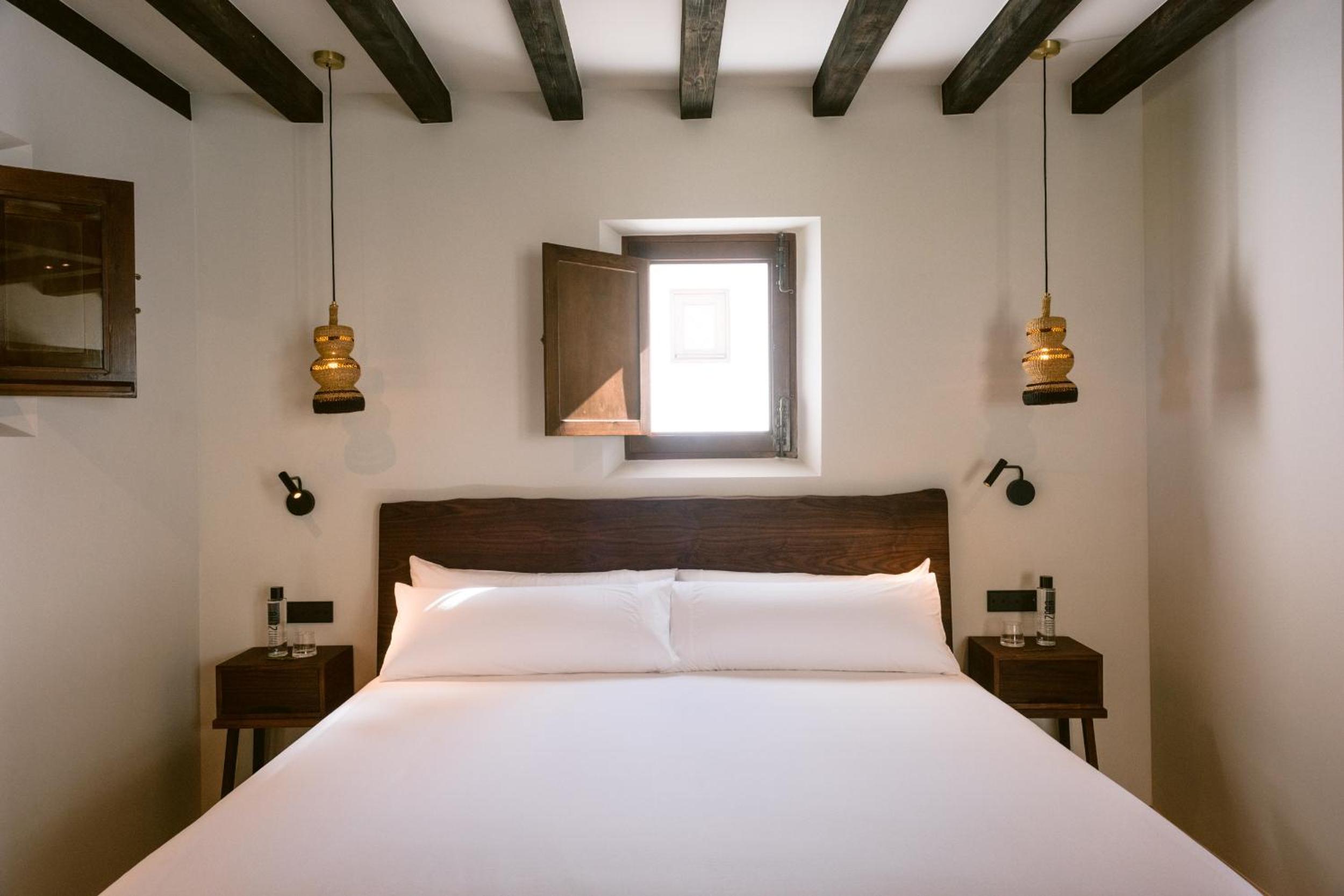 Room, King Bed, Casa Maca 8/10