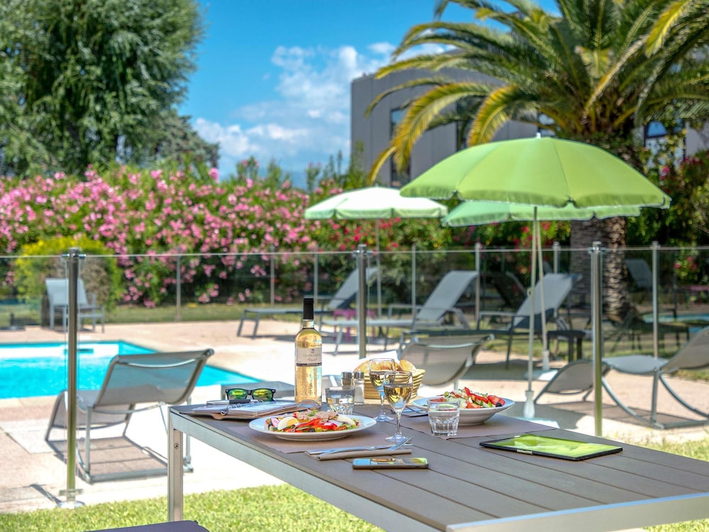 MERCURE CANNES MANDELIEU 41/60