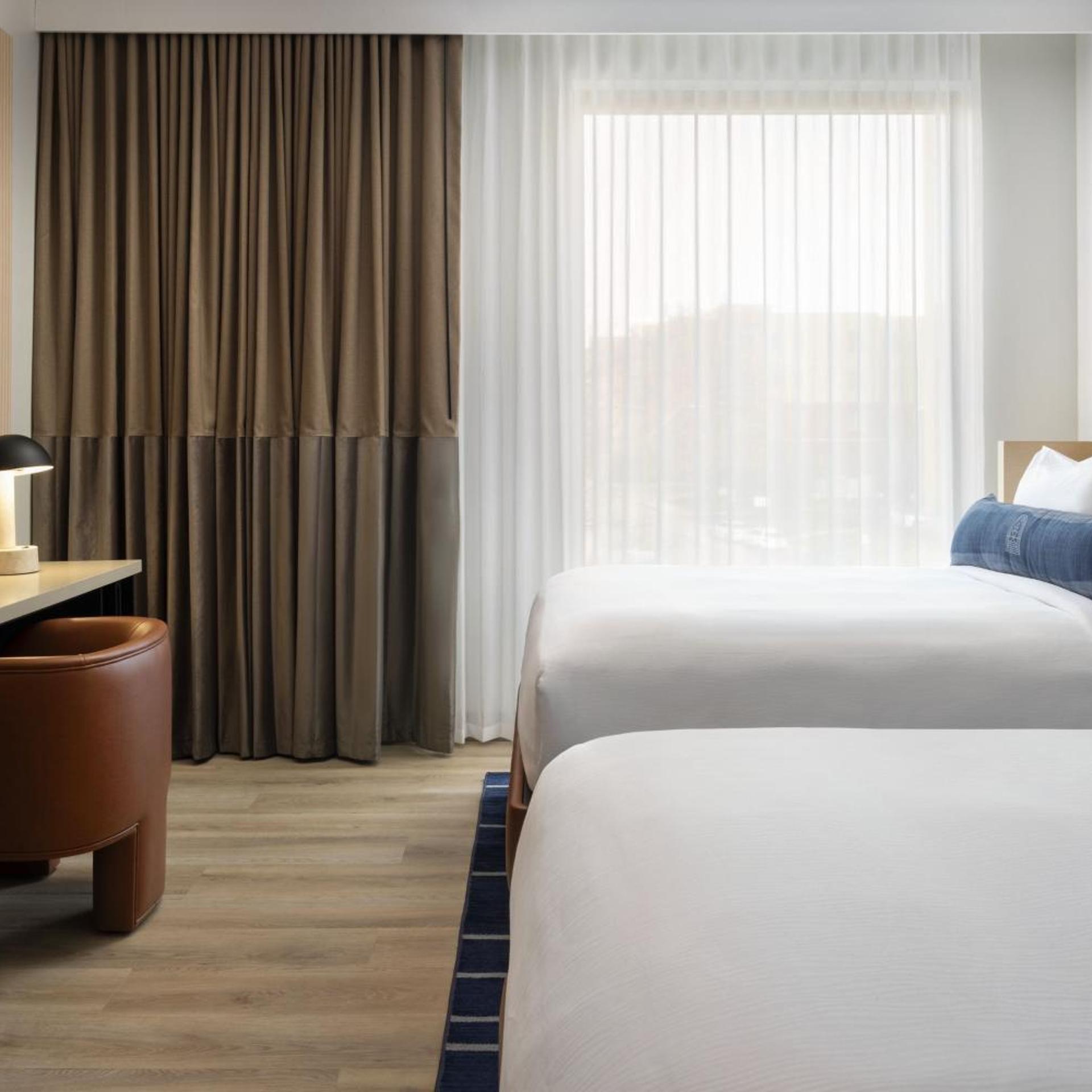 غرفة قياسية بسرير كوين، Cascade Hotel, Kansas City, a Tribute Portfolio Hotel 2/10