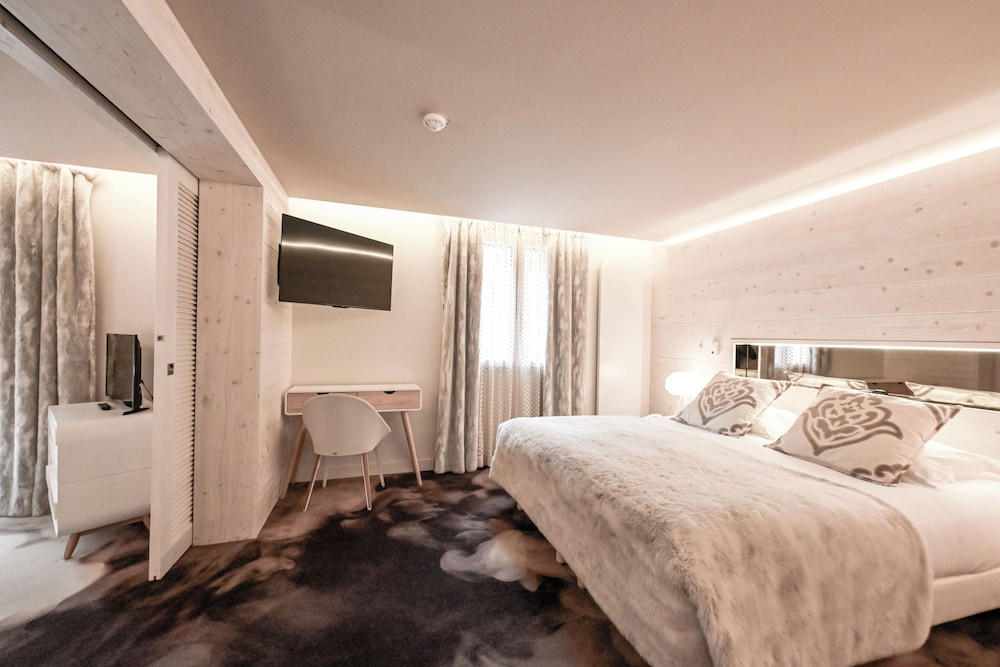 Hôtel Tsanteleina 13/50