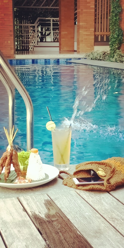 Hotel Parangraja 60/61