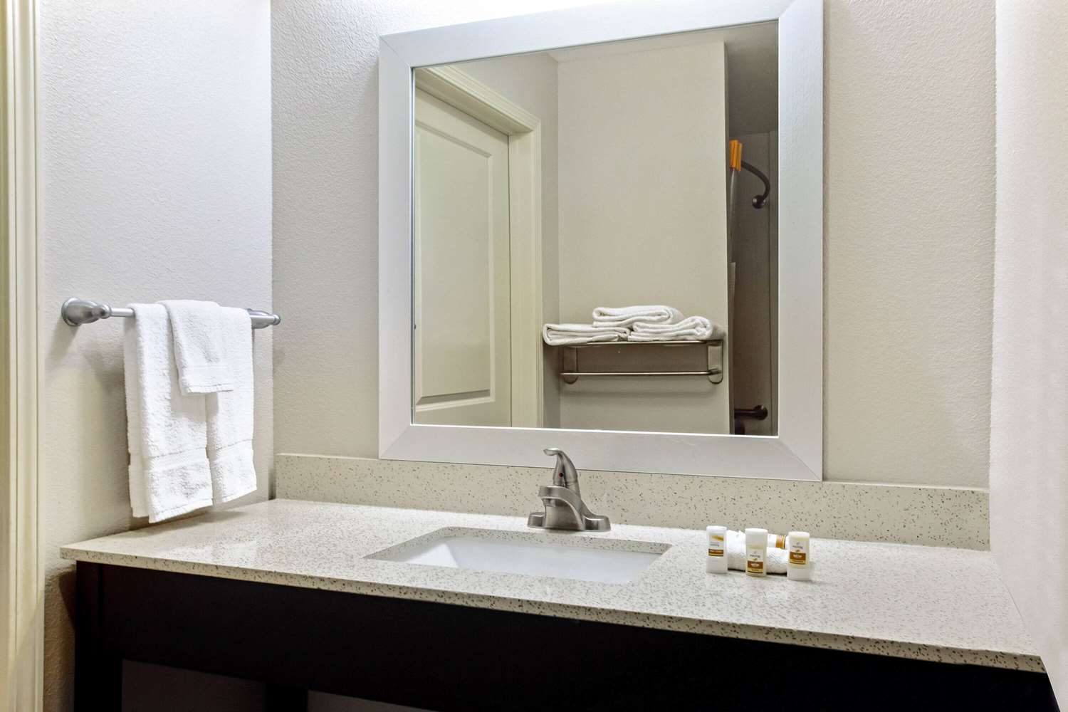 La Quinta Inn and Suites by Wyndham Karnes City - Kenedy 57/58
