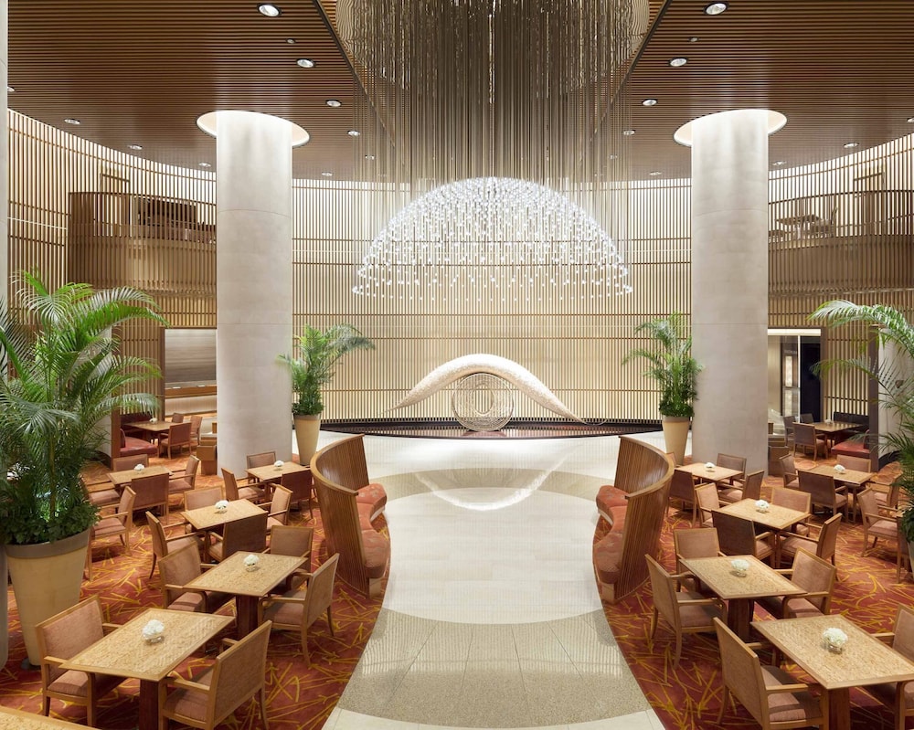 The Peninsula Tokyo 68/78