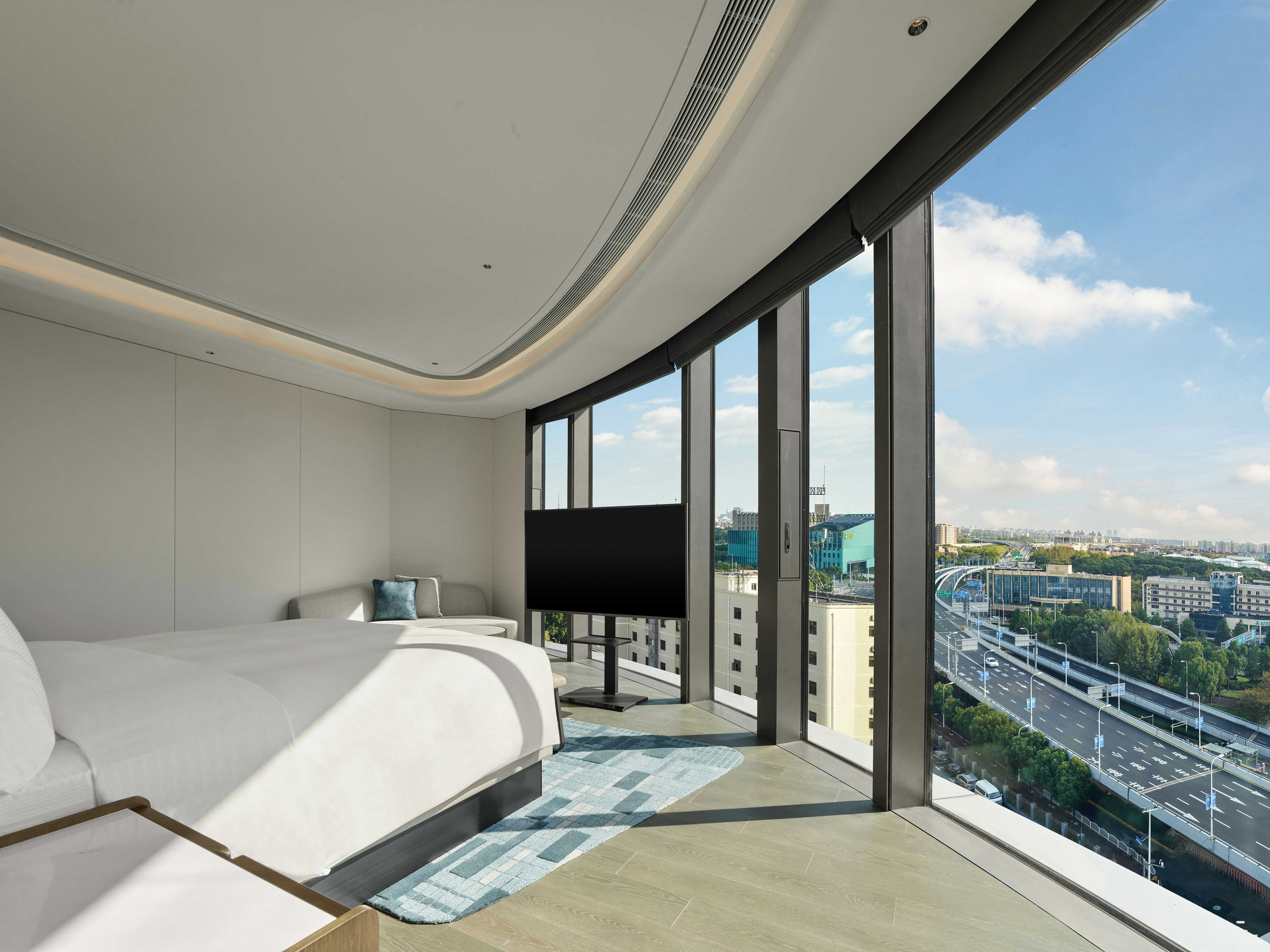 1 BEDROOM, SUITE, KING BED