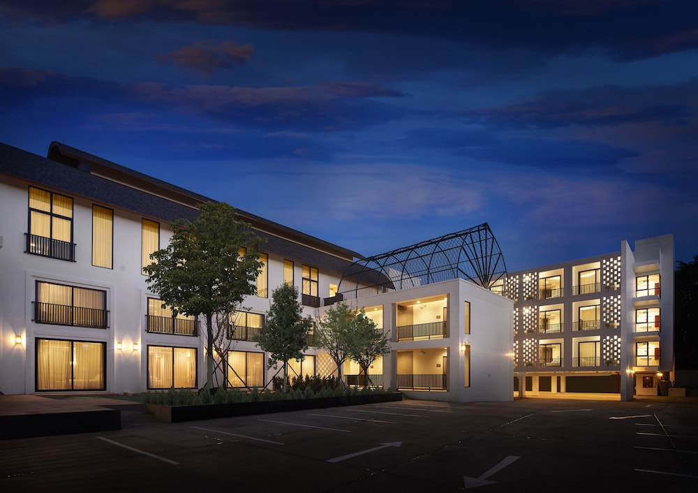 Emmaline Hotel Nan 3/35