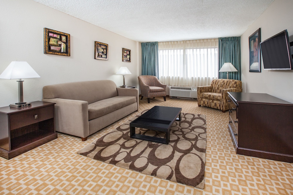 Days Inn By Wyndham Sherman 32/54