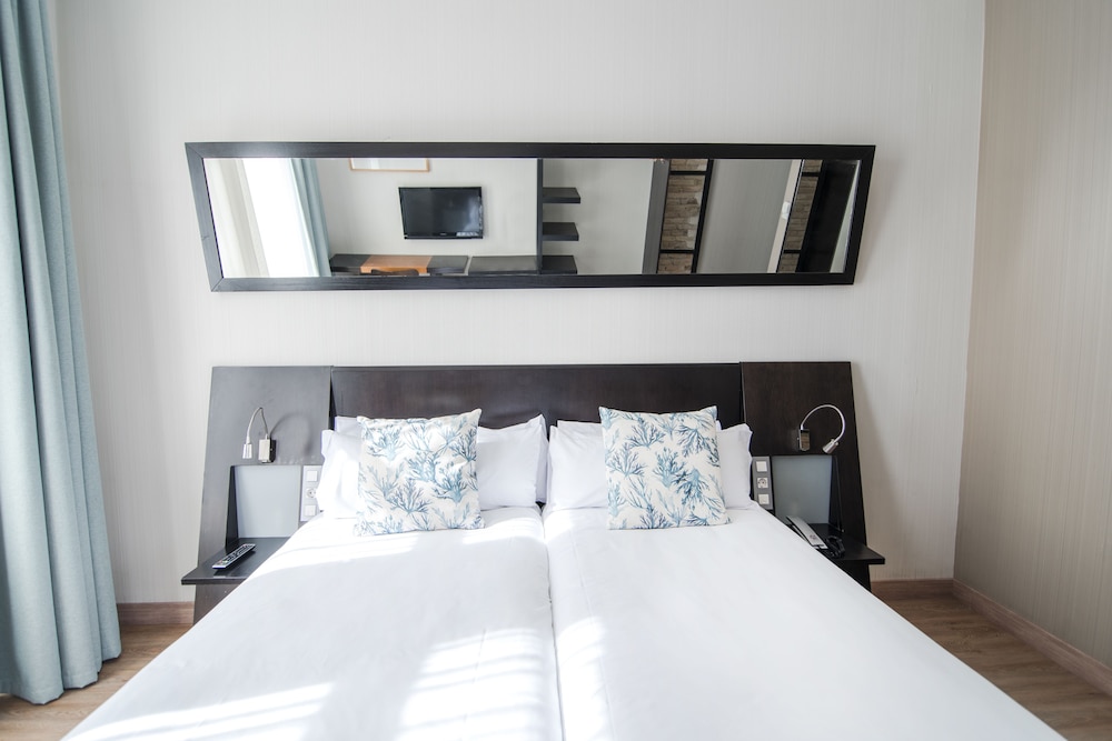 STANDARD, DOUBLE BED