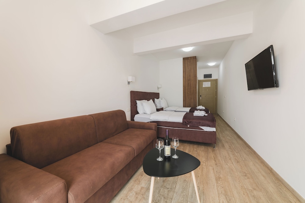 Hotel 219 Budva 55/75