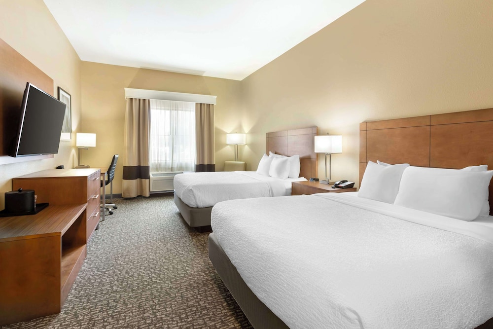 Standard, 2 Queen Beds