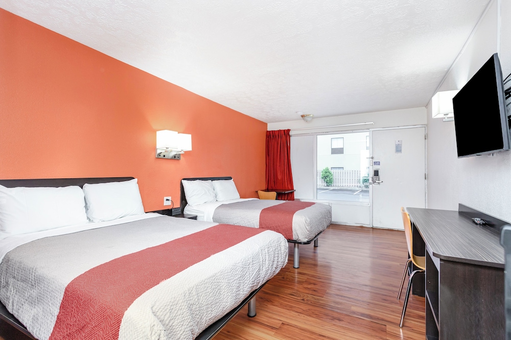 2 Full Beds Non-Smoking