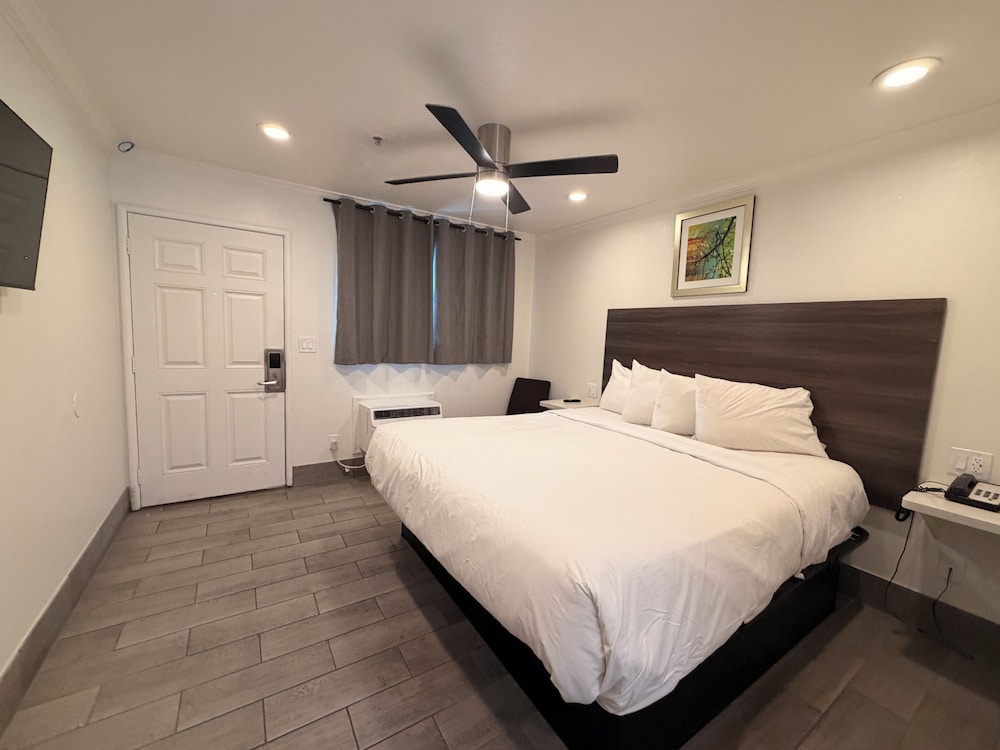 Holland Inn And Suites 9/51