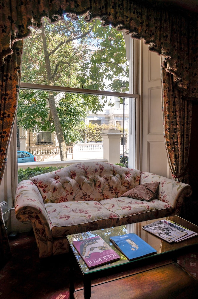 Abbey Court Hotel Notting Hill 42/50