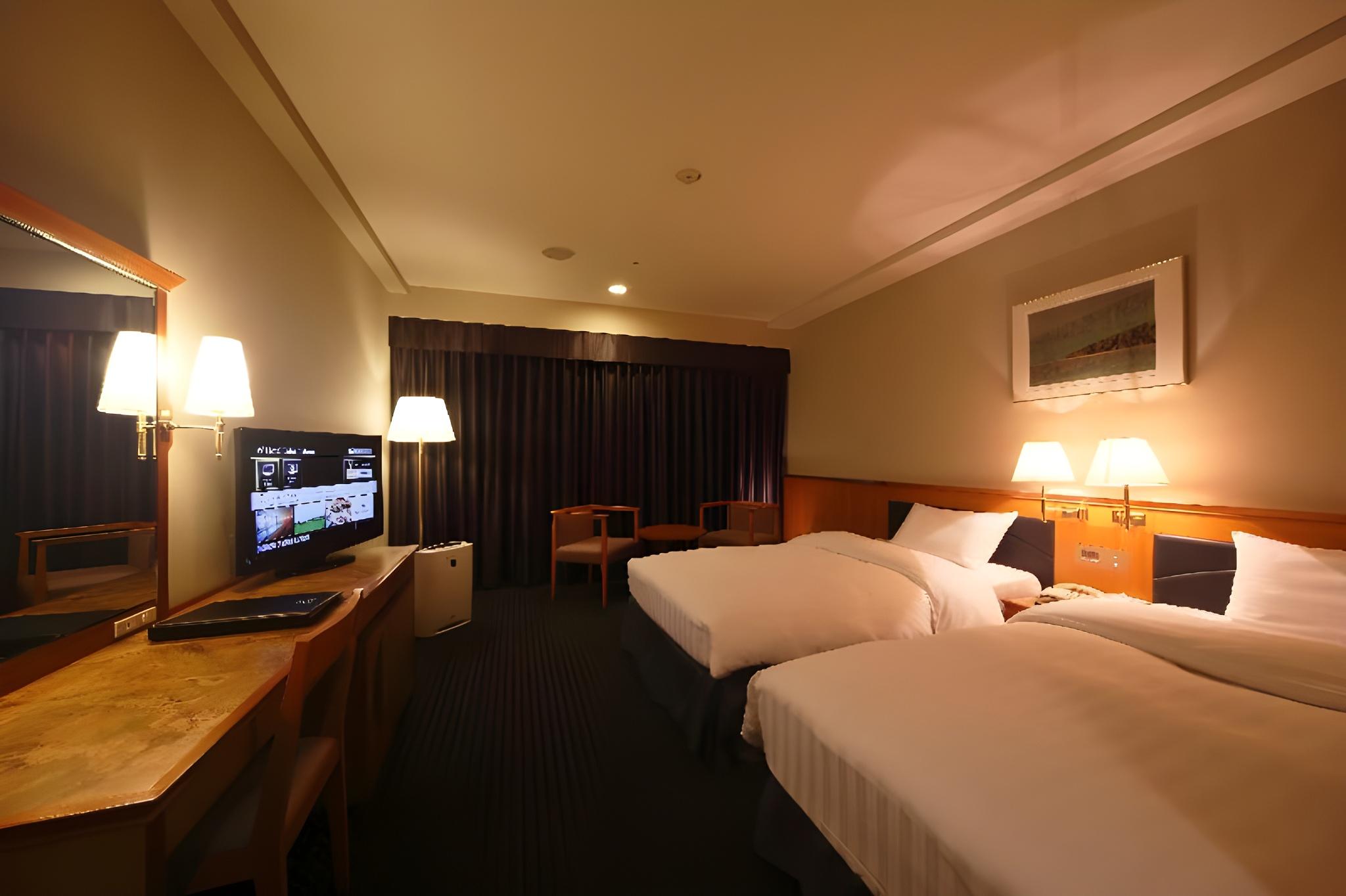 Middle, Single Bed