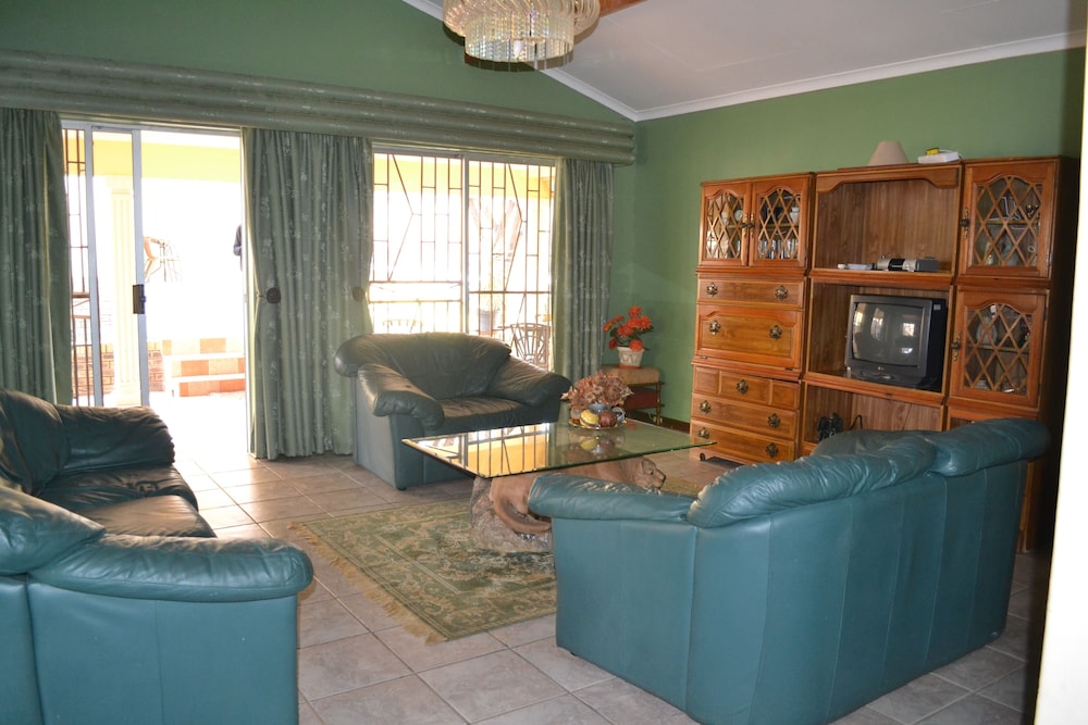 Kamogelo Guest House 22/47