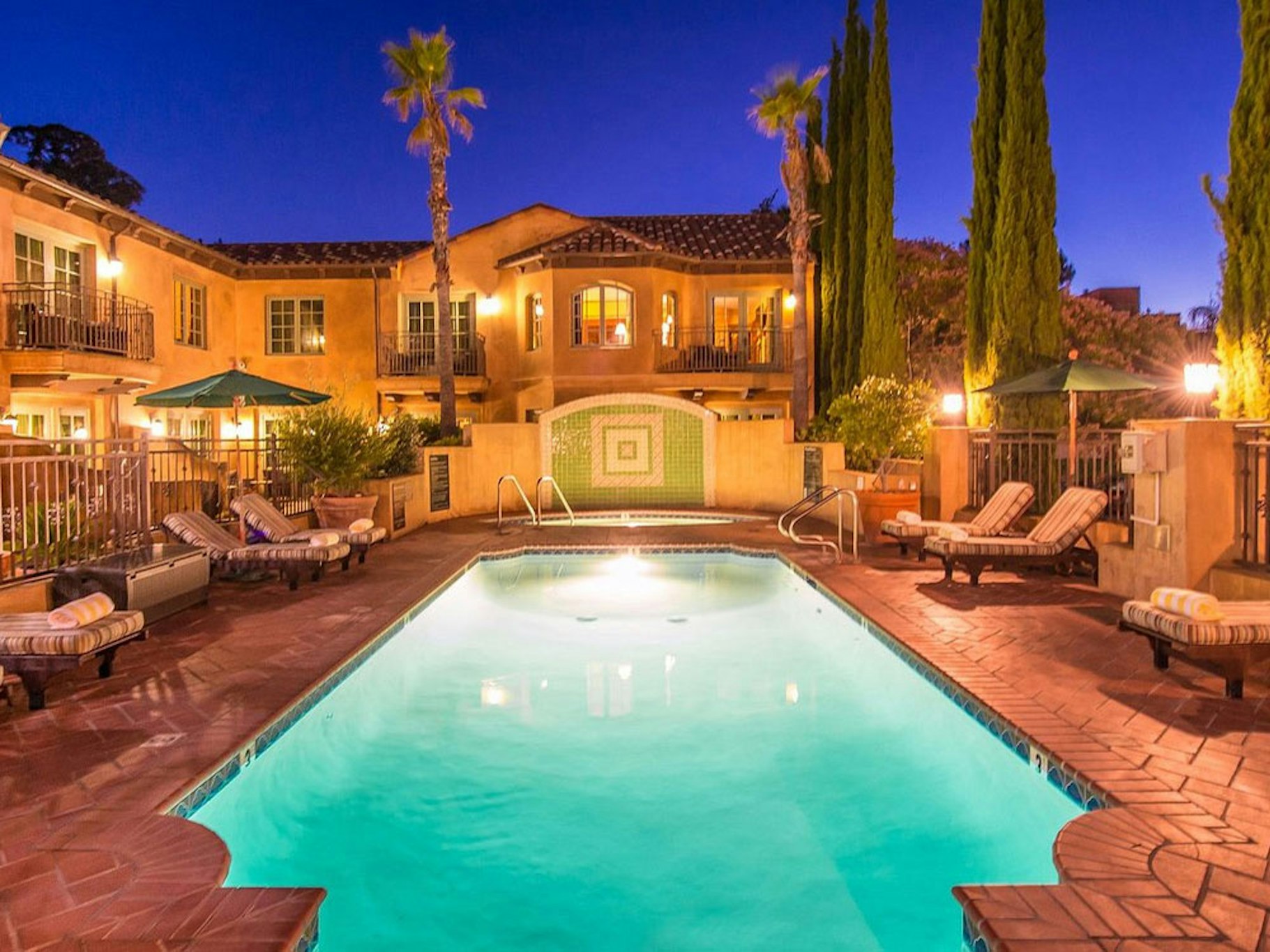 Hotel Los Gatos 46/47
